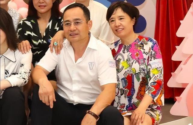 让妈妈出面继续和经纪人开公司？占股60%，杨幂这次学聪明了