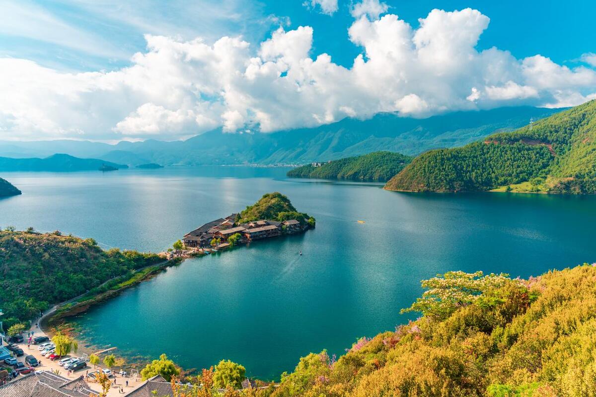 西藏和云南哪个更值得去旅游,云南最佳旅游时间表值得收藏