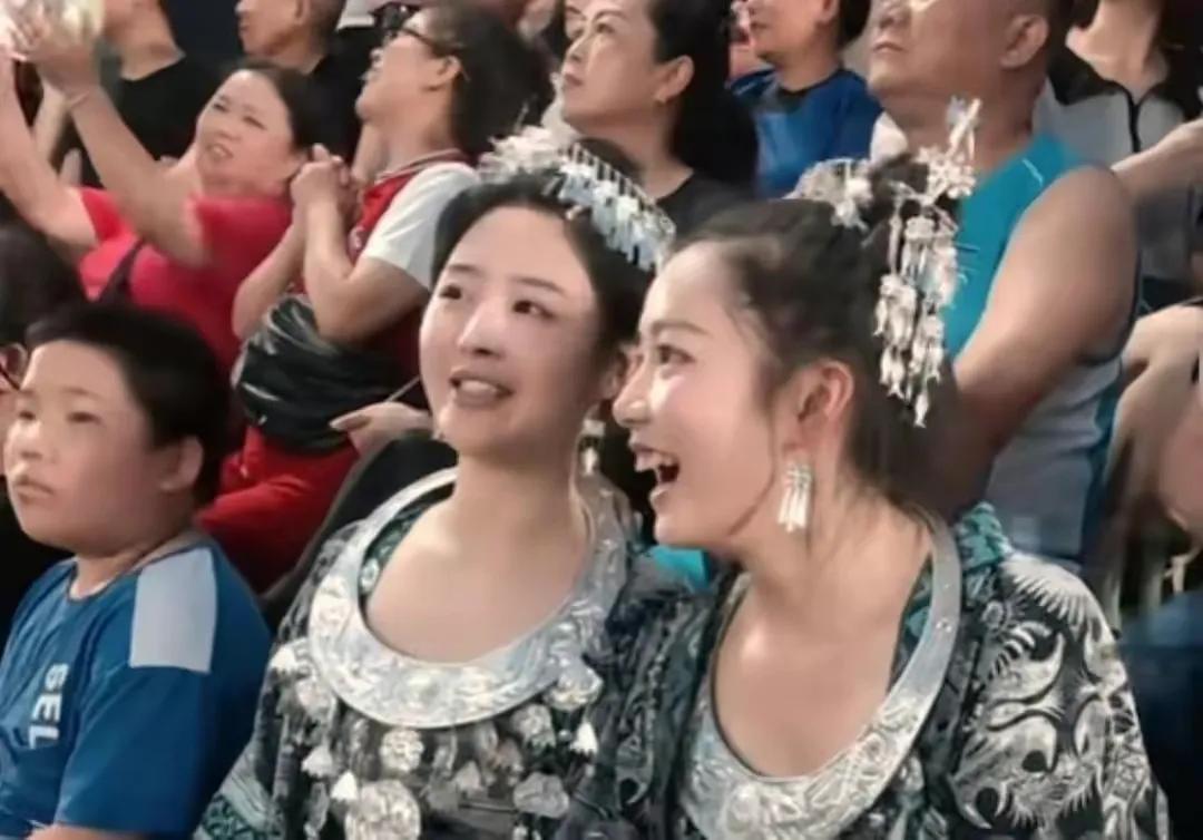 中国足球宝贝惊艳全场,盘点赛场最美的足球宝贝