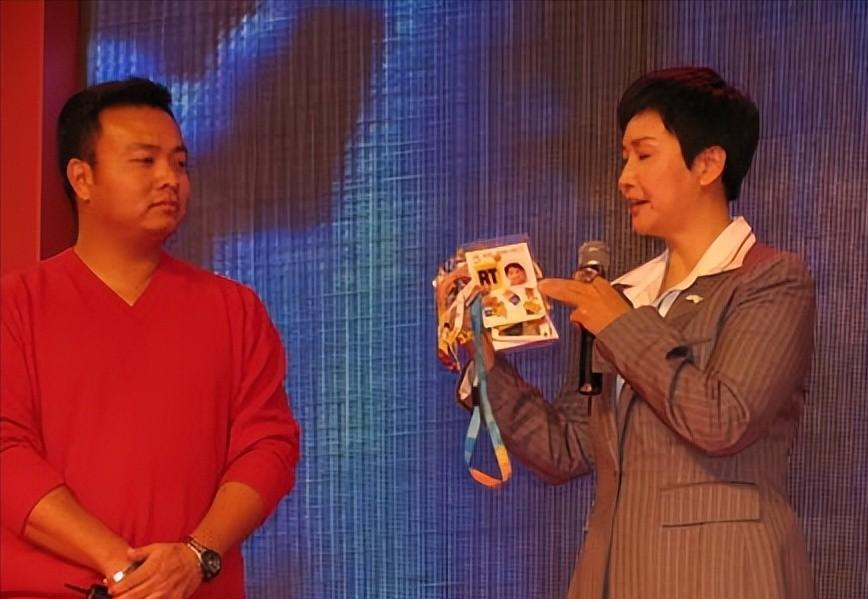 央视女主持人宁辛,主持人宁辛及丈夫近况