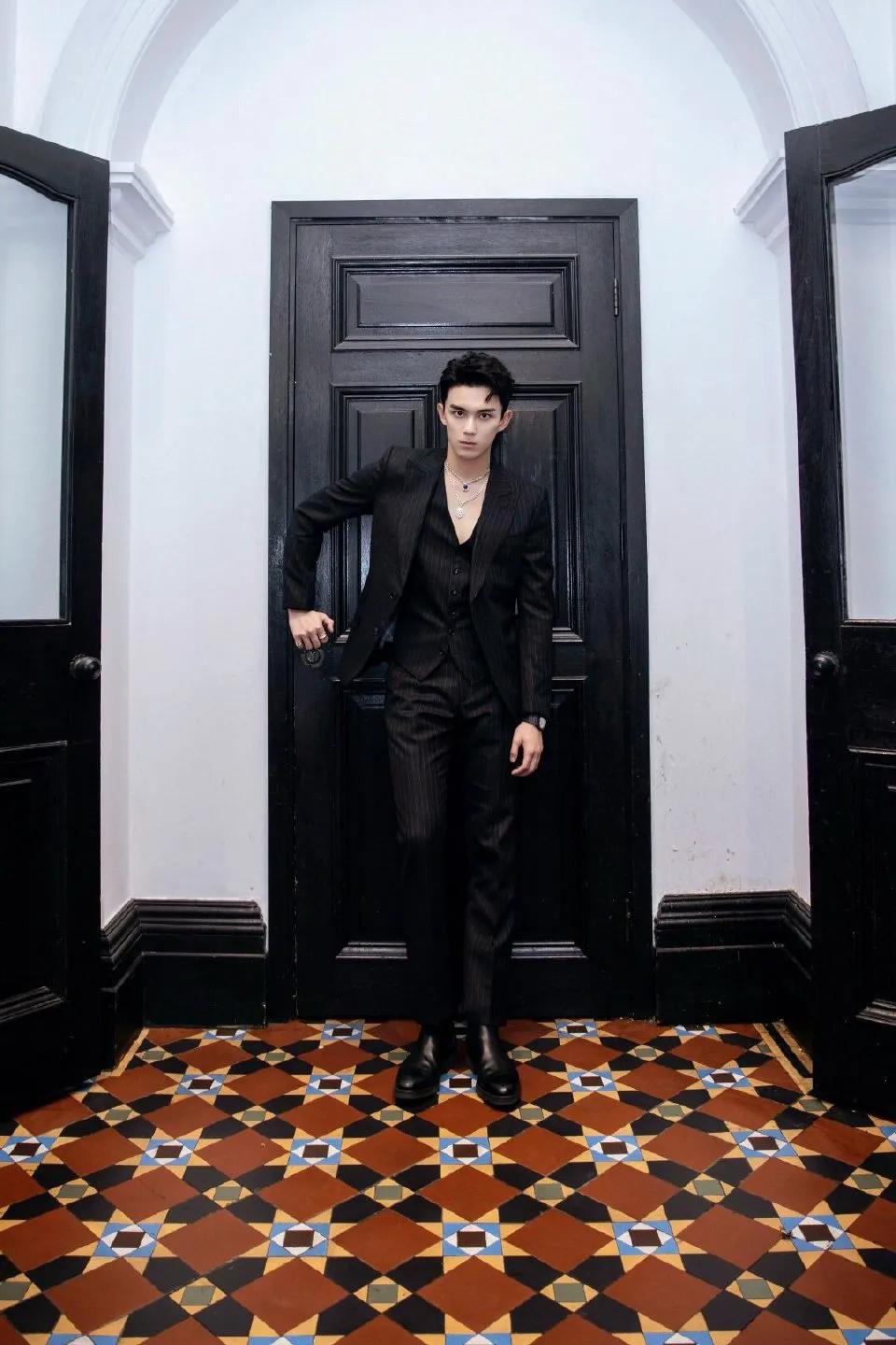 身高最高的七位男星谁是你的男神,五位身高最矮的男明星