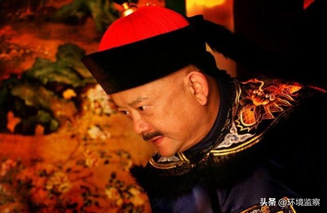 他是谁？前无古人后无来者，兼任官职最多，位极人臣，天下巨贪。