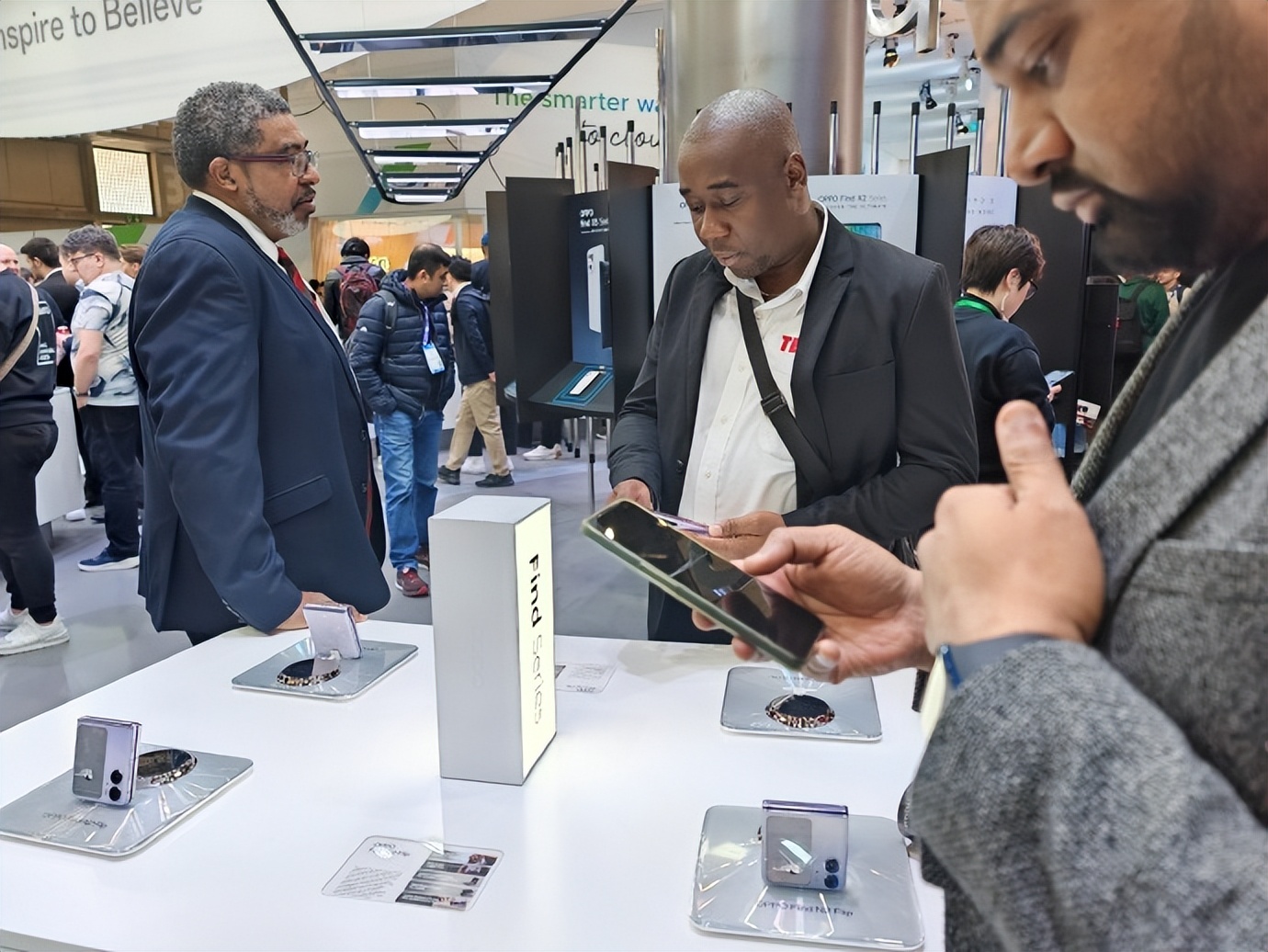 oppofindn2flip网红,oppofindx2flip个人热点