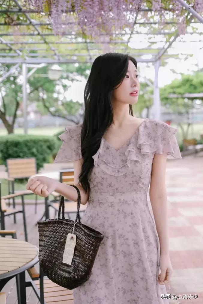 站在岁月的巷口，回眸，浅笑嫣然