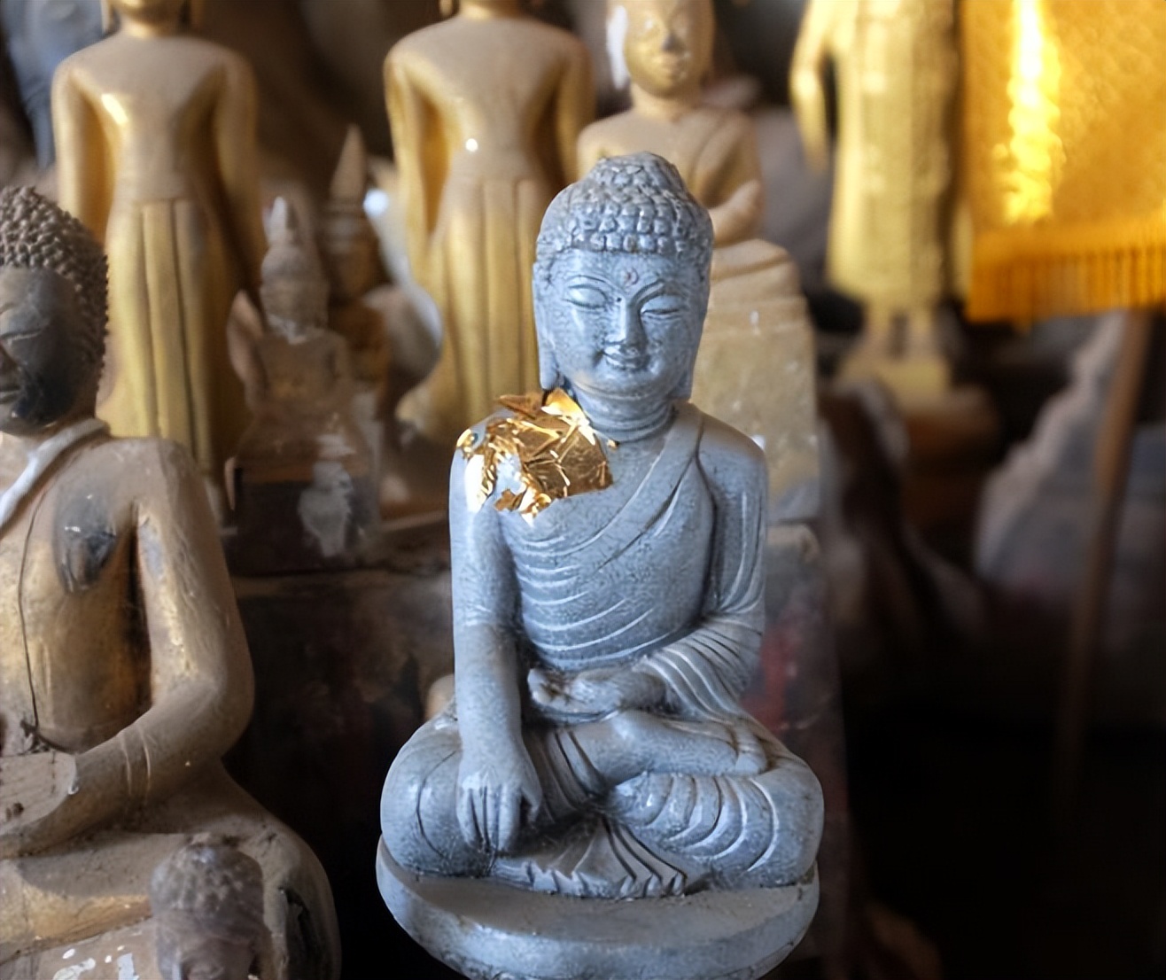 拿20万人民币去老挝能干什么生意,带多少钱可以去老挝