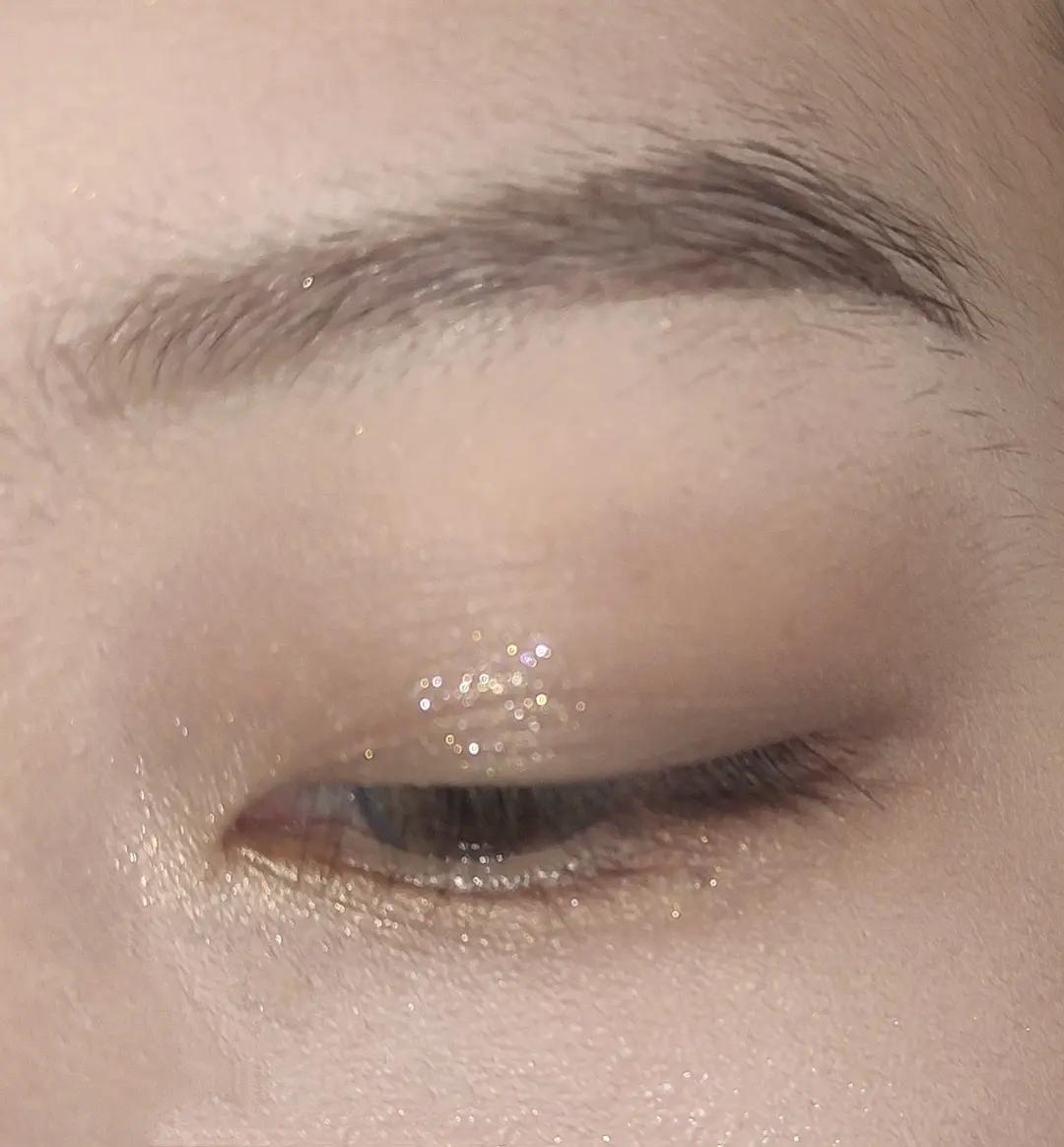 新手如何化妆自然不卡粉,新手如何化妆出无瑕零毛孔的皮肤