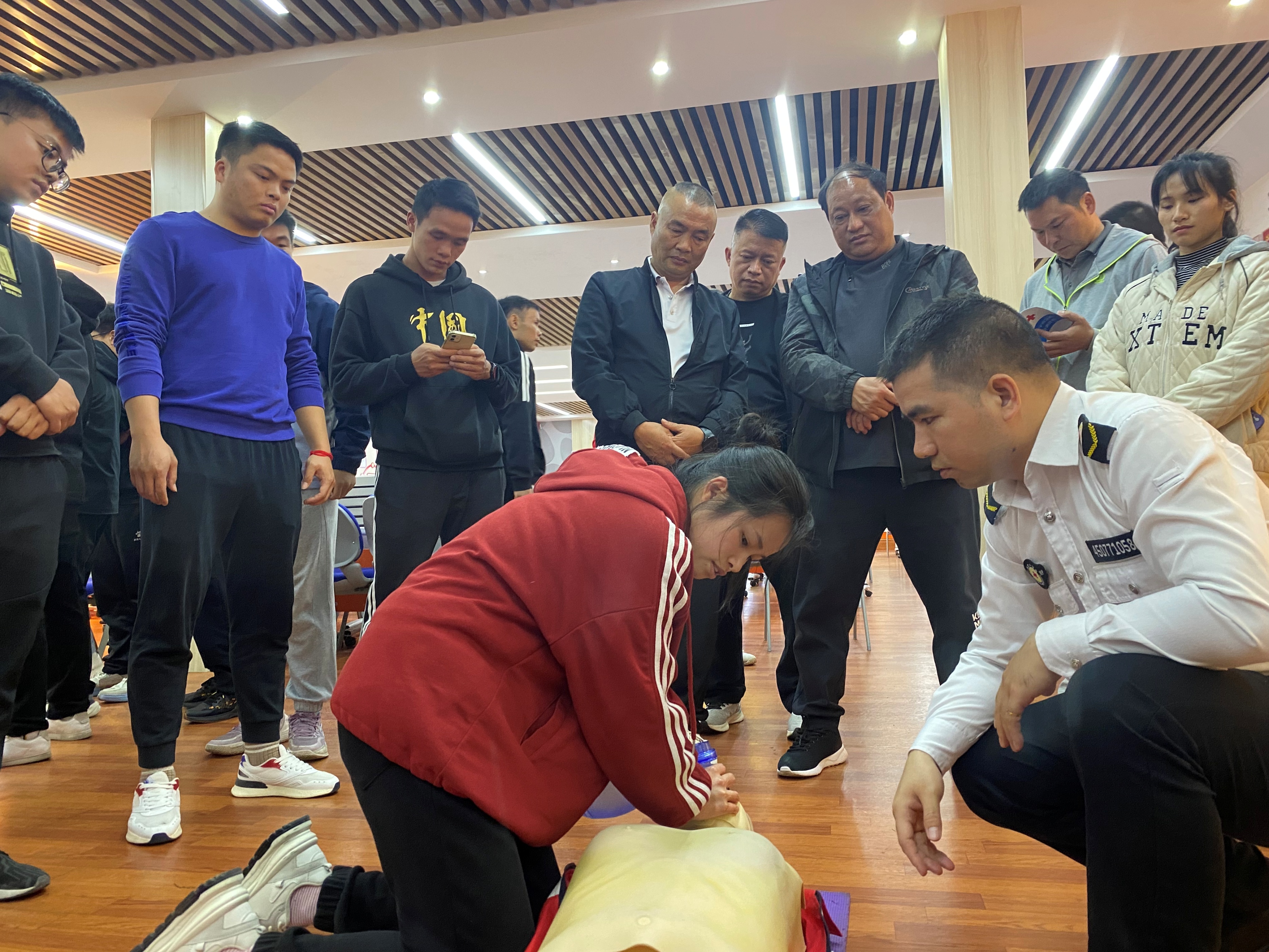 应急救护培训班倒计时,应急救护员免费培训学校