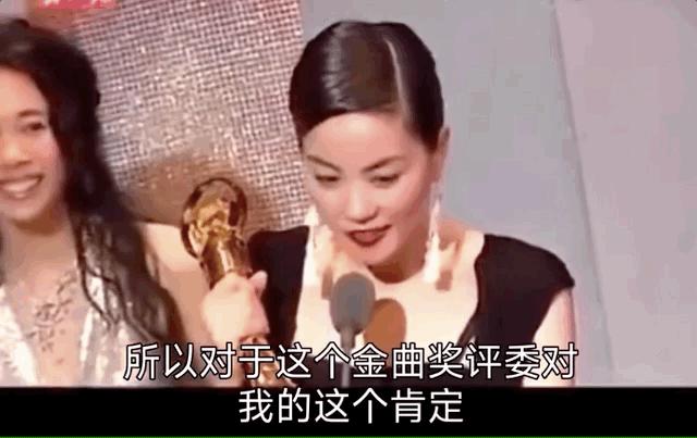孙燕姿凭什么和周杰伦媲美,能打败周杰伦的只有孙燕姿