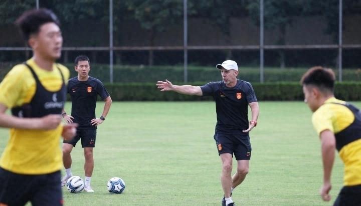 国足再启航足球之夜完整版,国足重返世界杯赛场