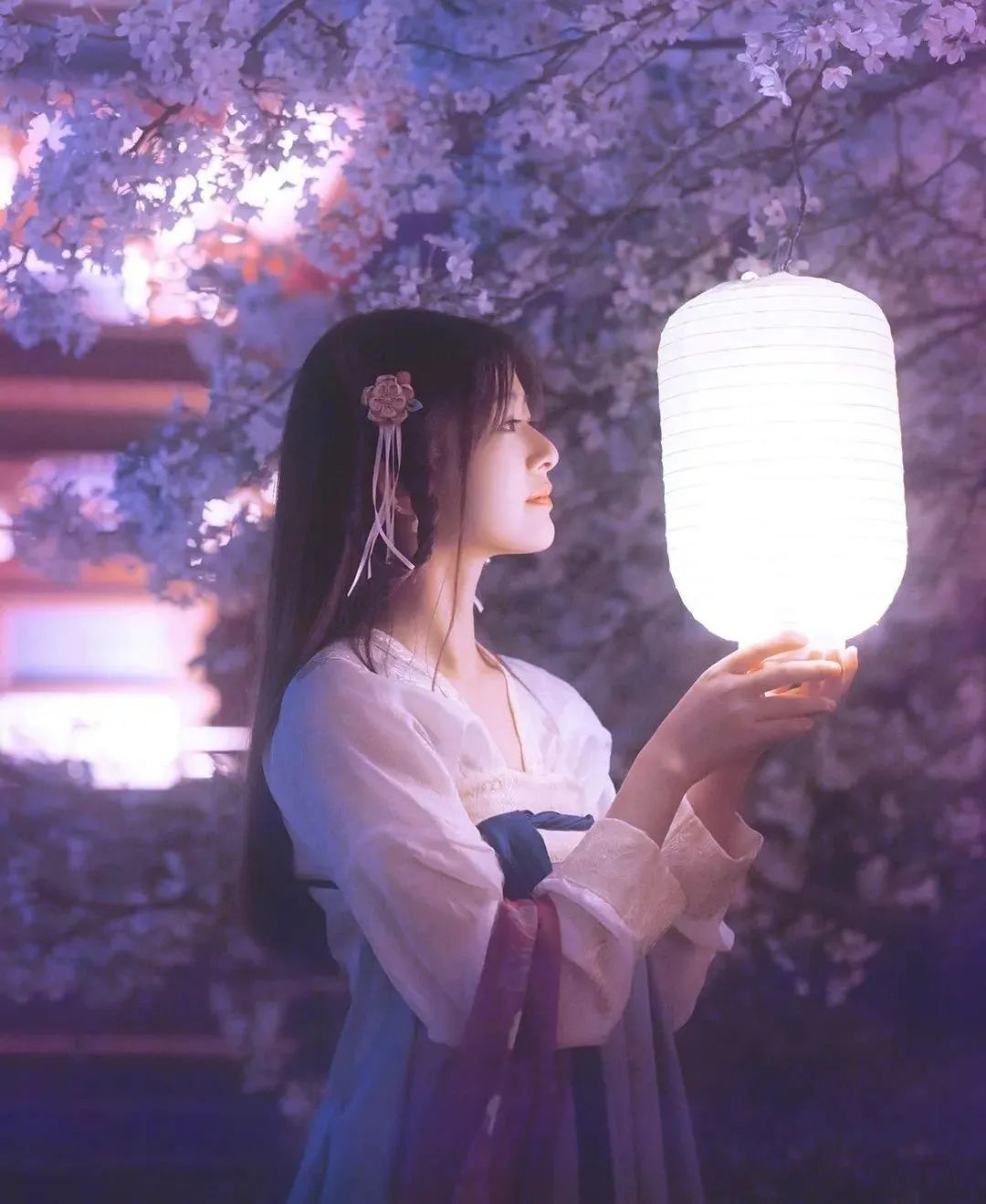 找一部前几秒就很吸引人的短剧,五分钟就让人大呼过瘾的短剧