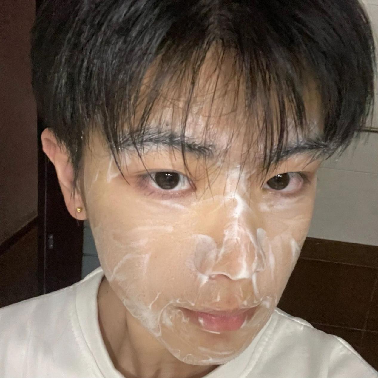 男士去黑头控油效果最好的洗面奶 (男士祛痘控油氨基酸洗面奶哪种好)