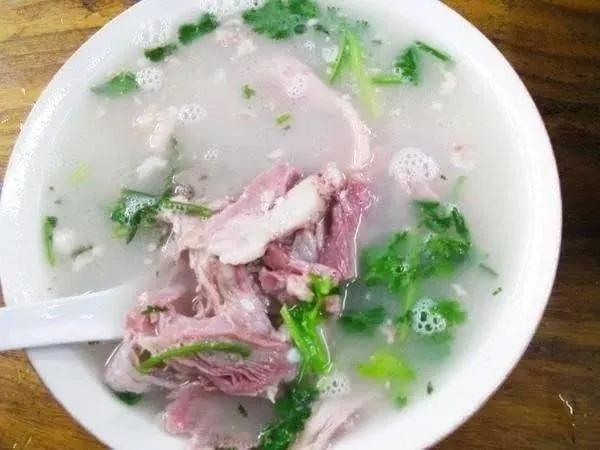 对于淄博烧烤出圈的看法,淄博烧烤现象的启示