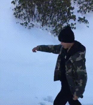 这衣服怎么穿内衣呀?不穿内衣怎么挺起来啊?