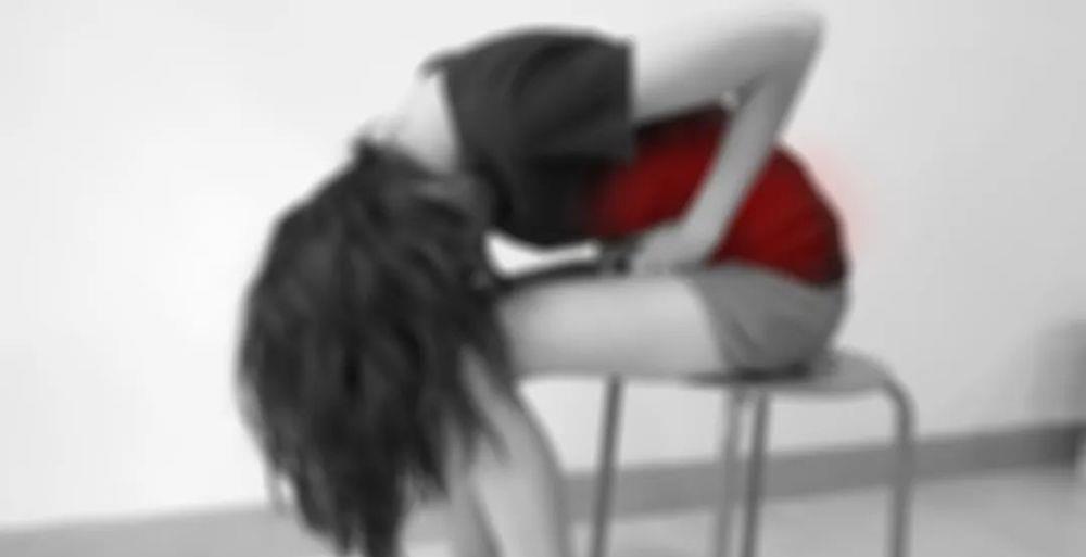 20岁女大学生“捐卵”差点死了，但很多人从中赚钱。