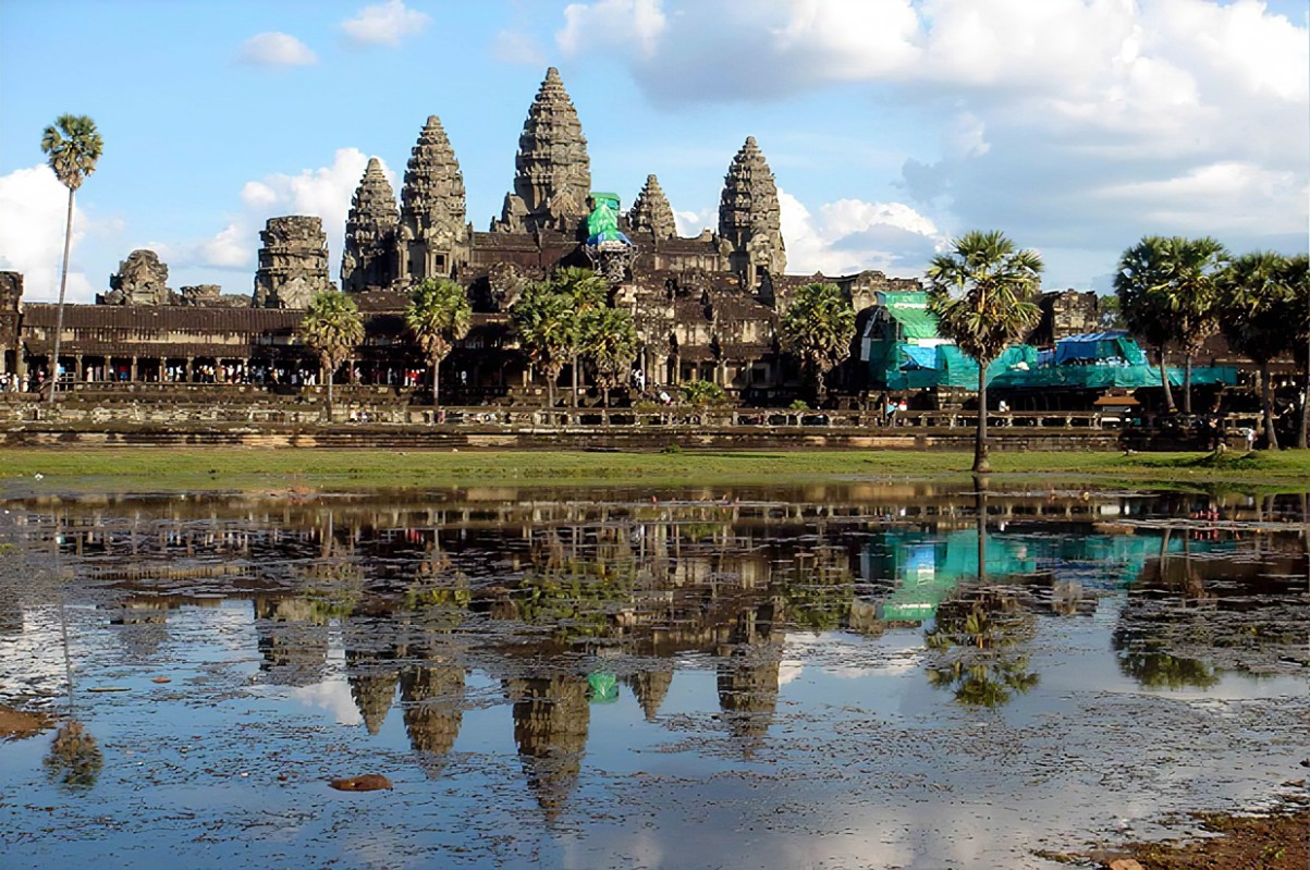 东*姑北**娘国外旅游，小7岁导游对她念念不忘，两人结婚5年后怎么样