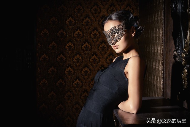 大家都赶紧查一下吧，太吓人了！我身份信息竟绑定了一个陌生支付