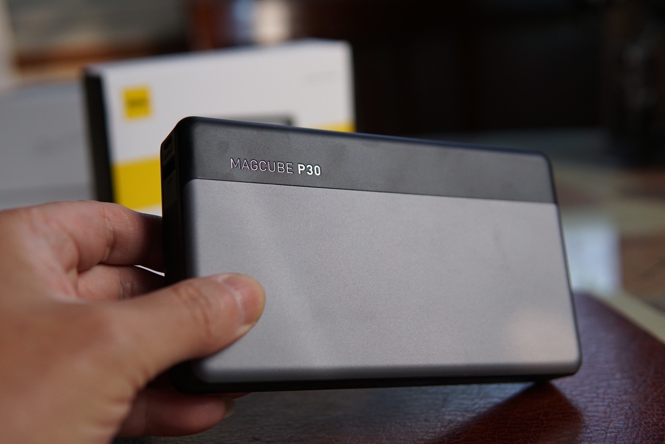 aohi100w充电宝,能给电脑100w充电的充电宝