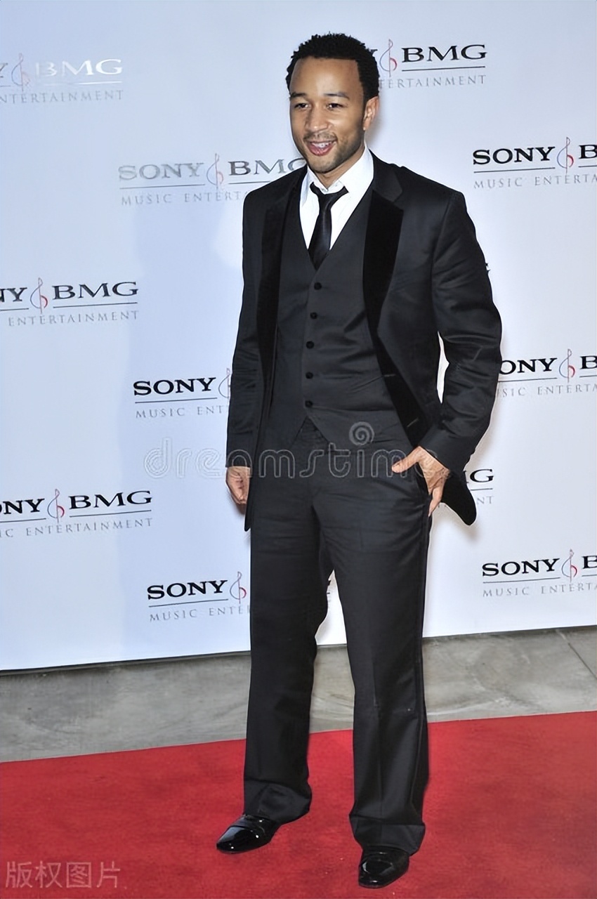 johnlegend颁奖典礼唱allofme,johnlegend冠军歌曲