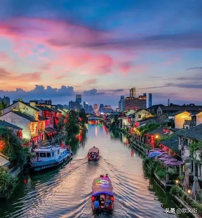 敢向潮头立解说,敢向潮头立是什么意思