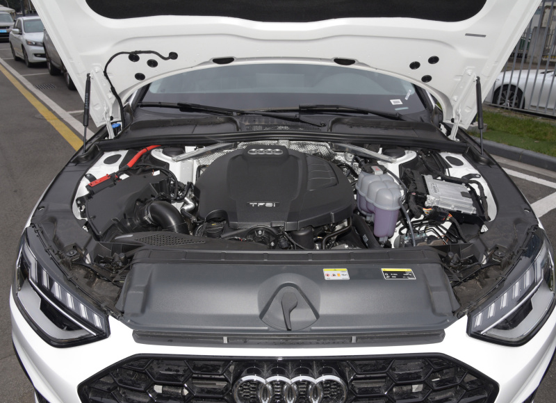 体验奥迪a4豪华动感,体验2018奥迪a4l45quattro