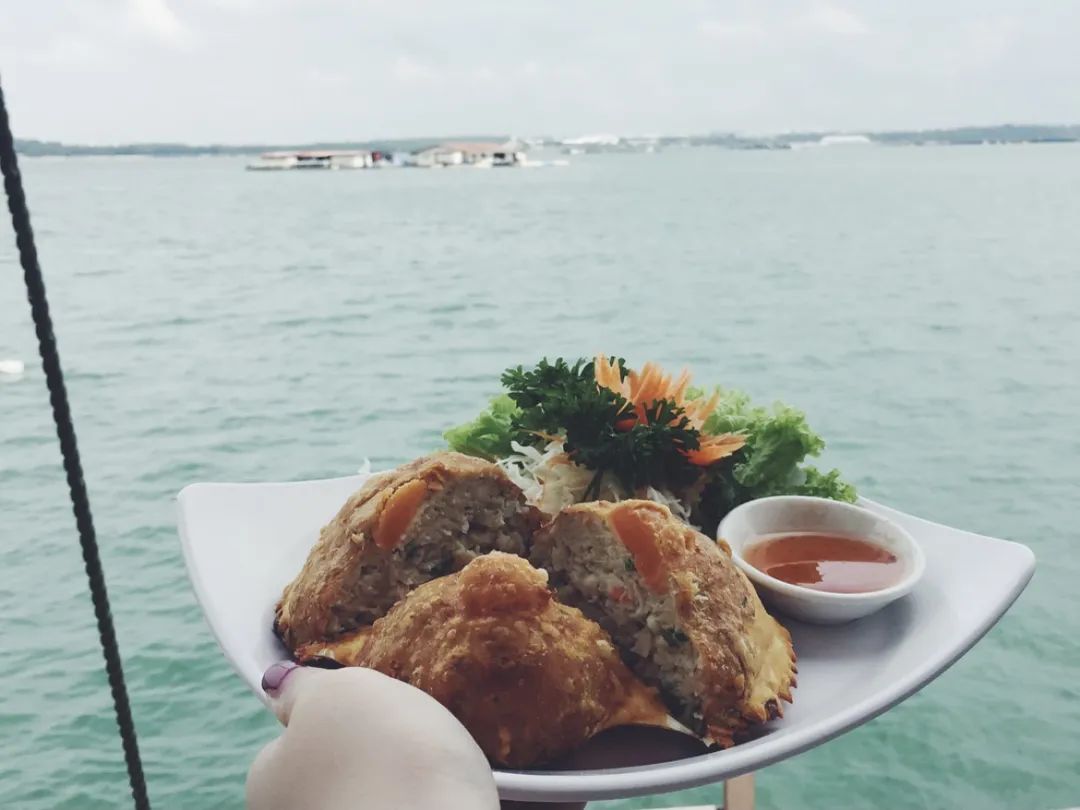 新加坡高空旋转餐厅,新加坡漂浮餐厅