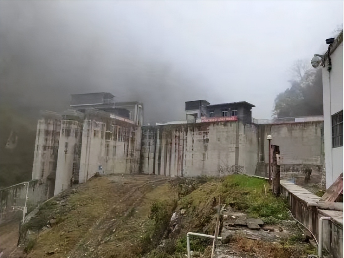 泸定地震感人12个瞬间,泸定地震让人泪目的感人瞬间