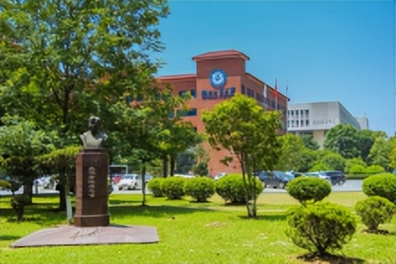 网上的湖北工业大学,厚德博学求实创新湖北工业大学