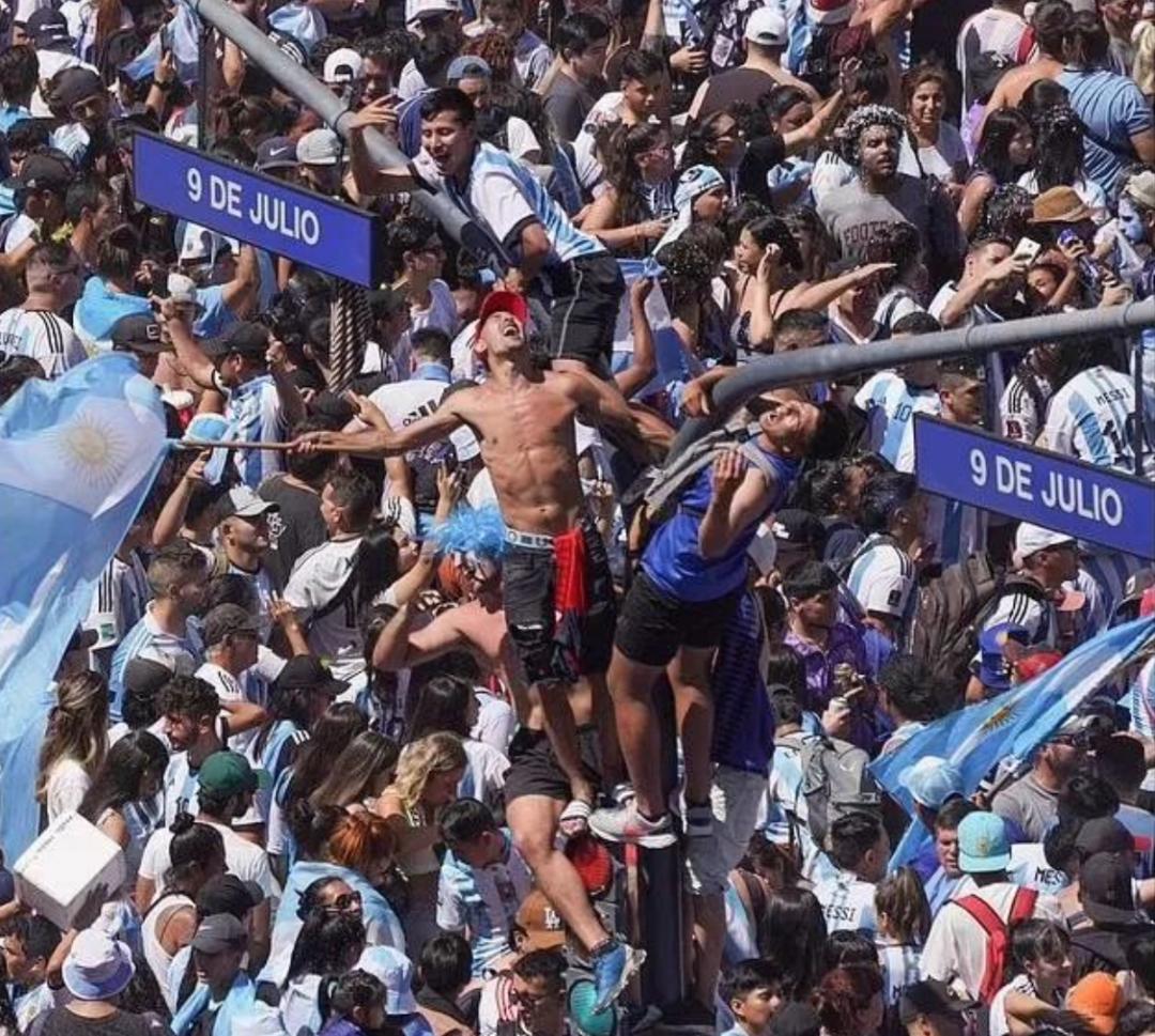 狂揽300亿！老男人梅西，为何能让中国男人集体失眠？