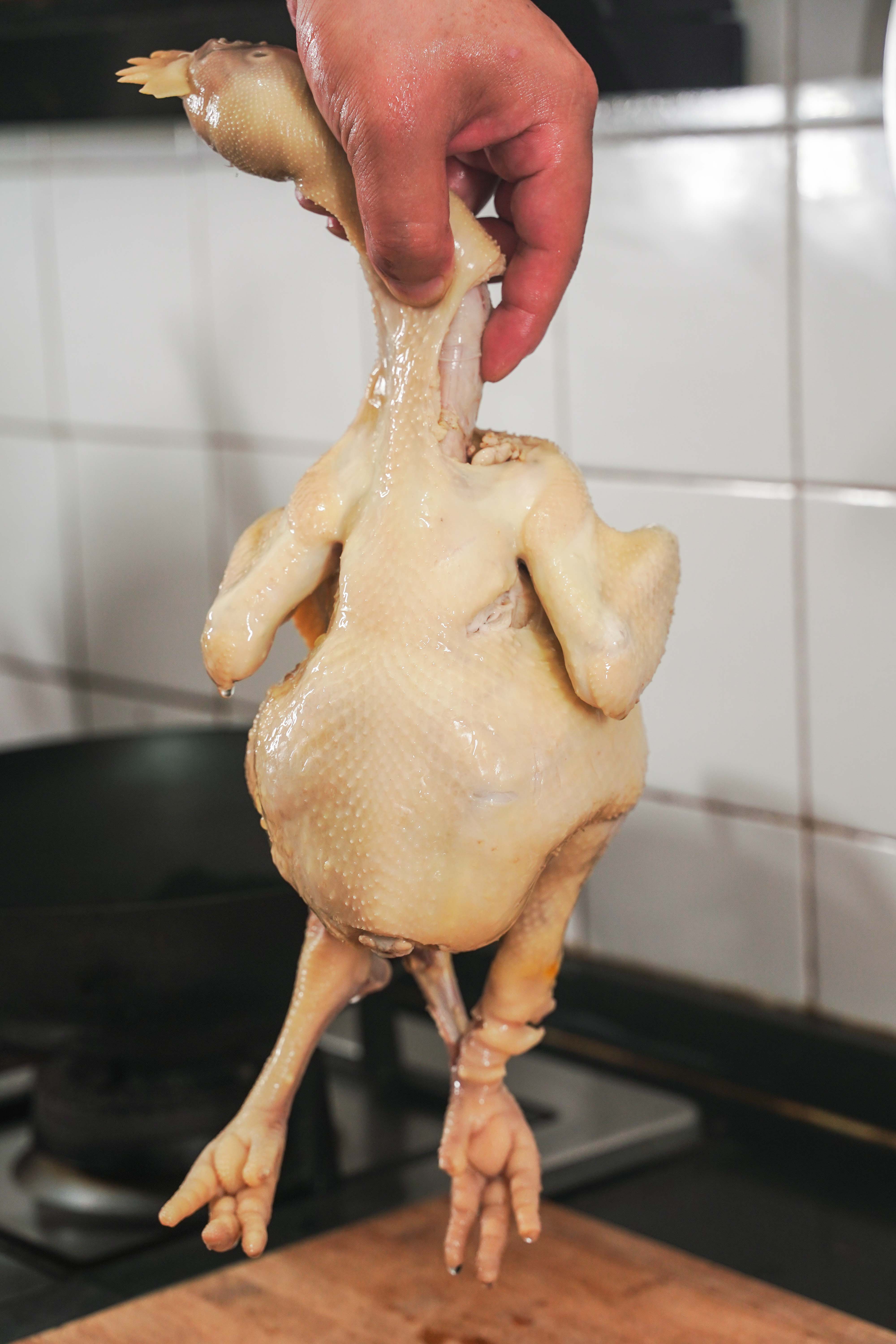 大厨教你做白切鸡视频,白切鸡这样做皮滑肉嫩超简单学会