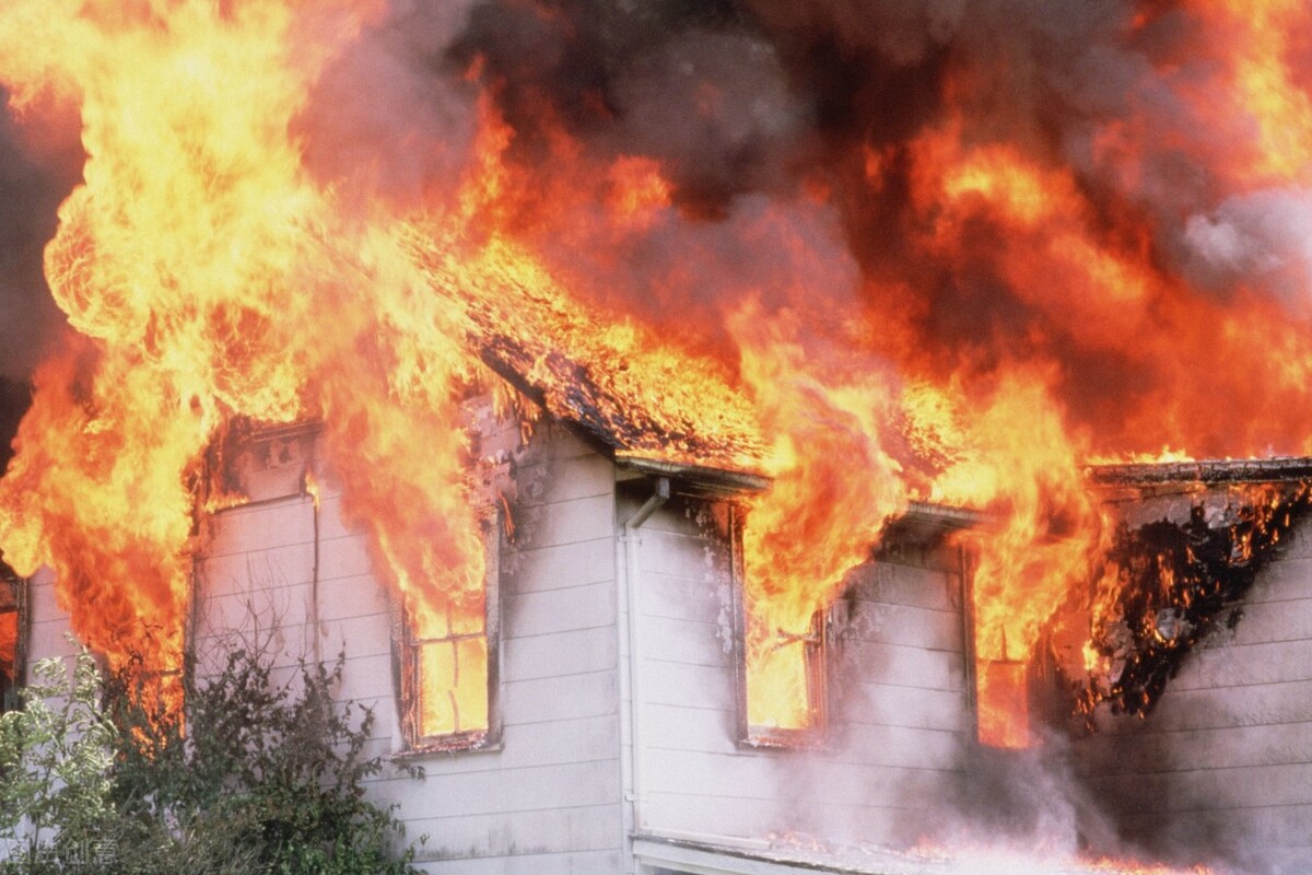 386、英语小故事（中英对照）“改变我的那场大火”