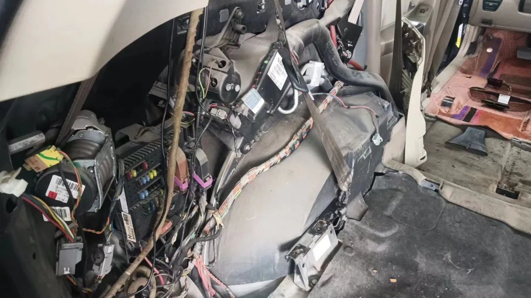 80年沃尔沃xc90出售,08款沃尔沃xc90二手多少钱