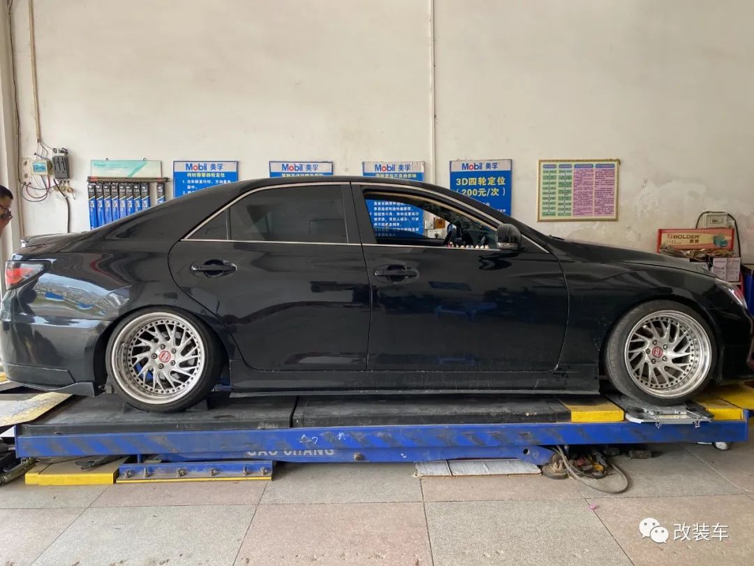 丰田锐志改低趴真实图片,丰田锐志低姿态改装的价格表