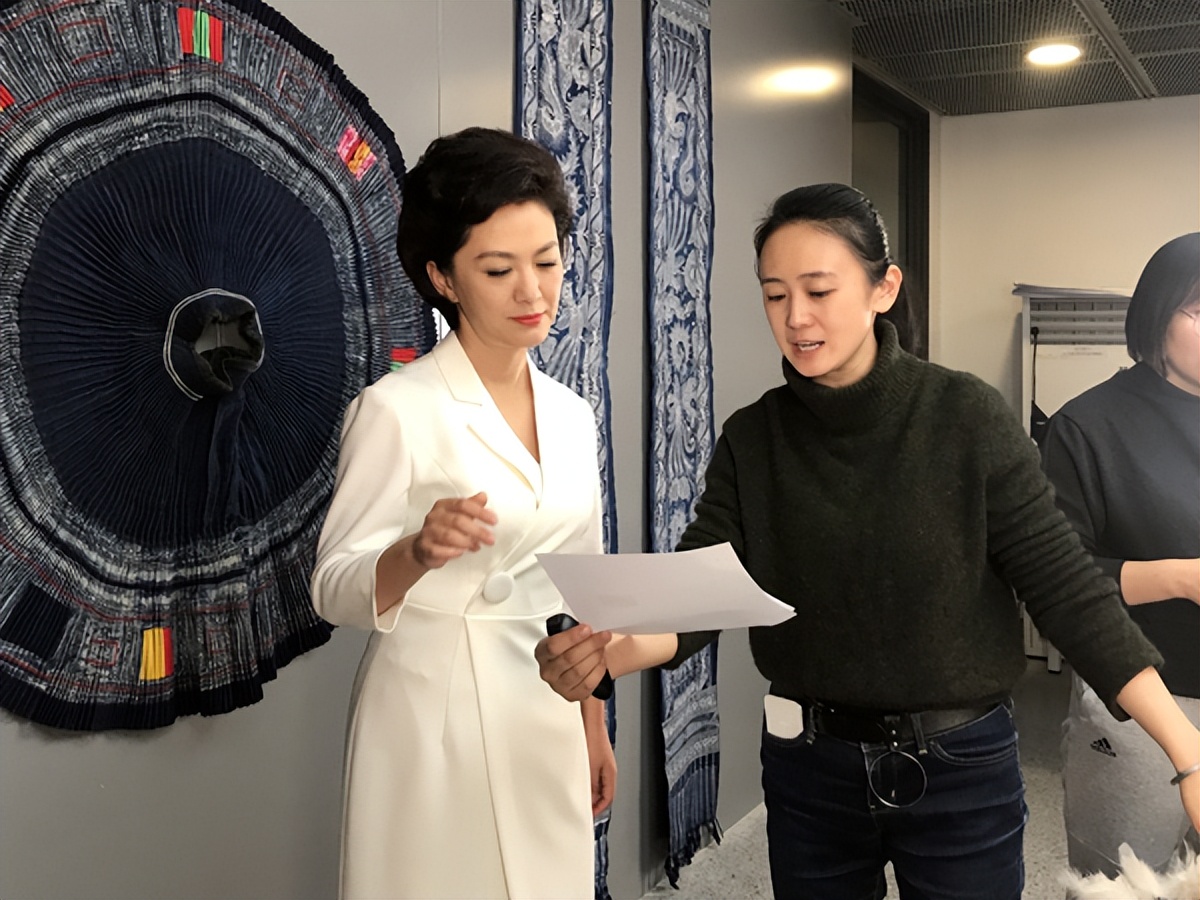 海霞为什么嫁给清华教授,清华北大48岁海霞全家照片