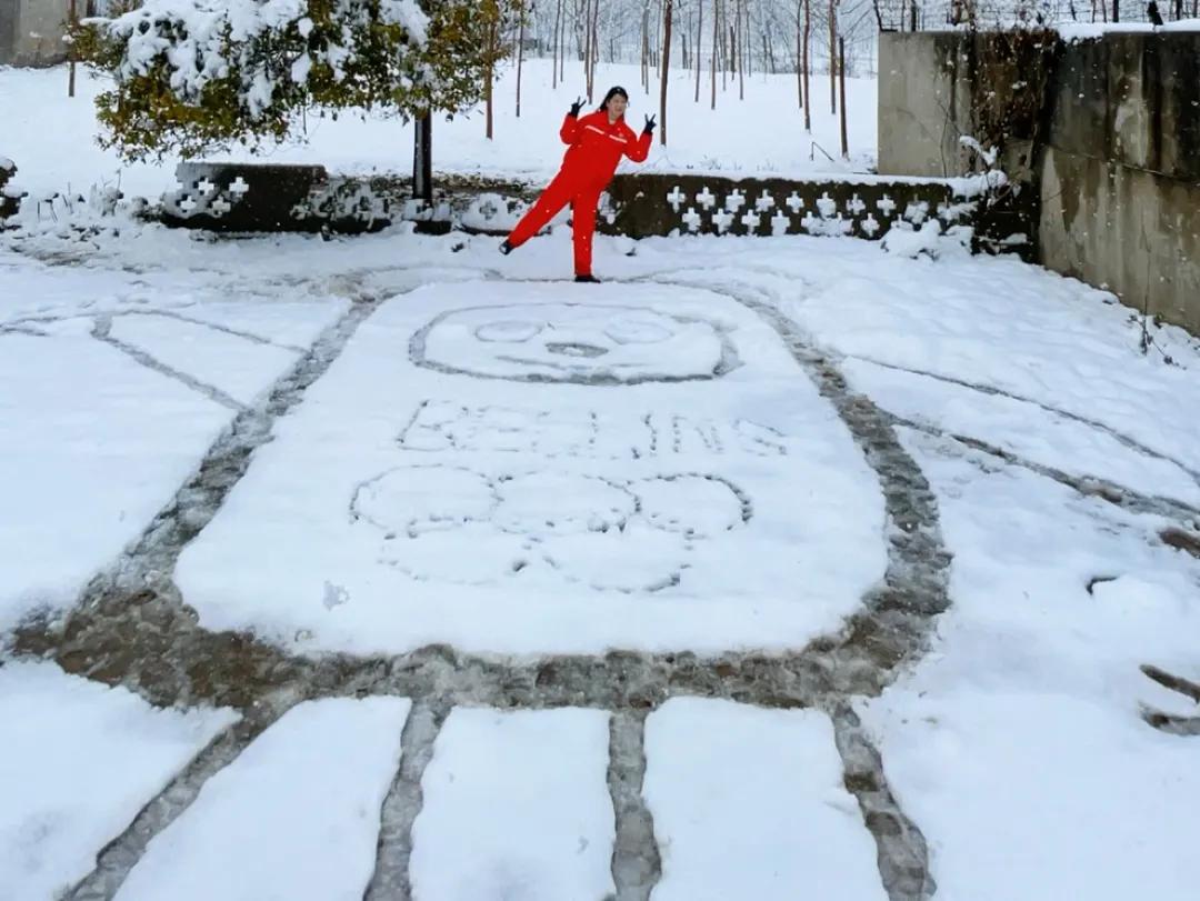 孩子拿着所有压岁钱都买不到“冰墩墩”，结果