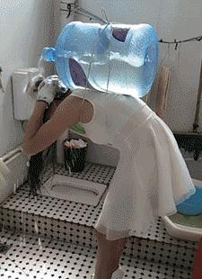 搞笑妹子动态图片,女朋友gif搞笑动态图