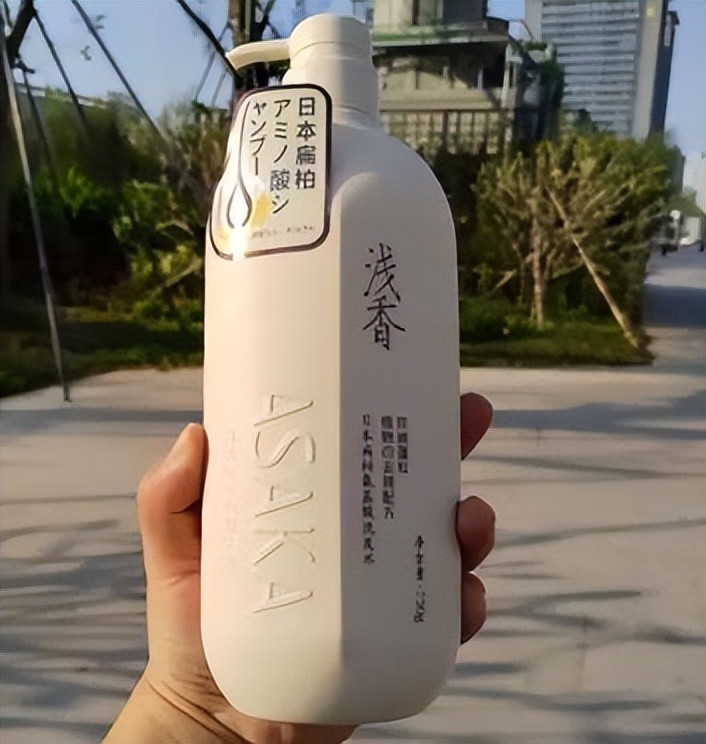 海飞丝清扬阿道夫洗发水哪个更好,洗发水是清扬的好还是海飞丝的好