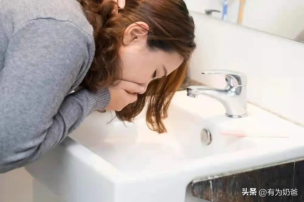 怀孕多长时间就有反应,怀孕多久会出现类似月经的感觉