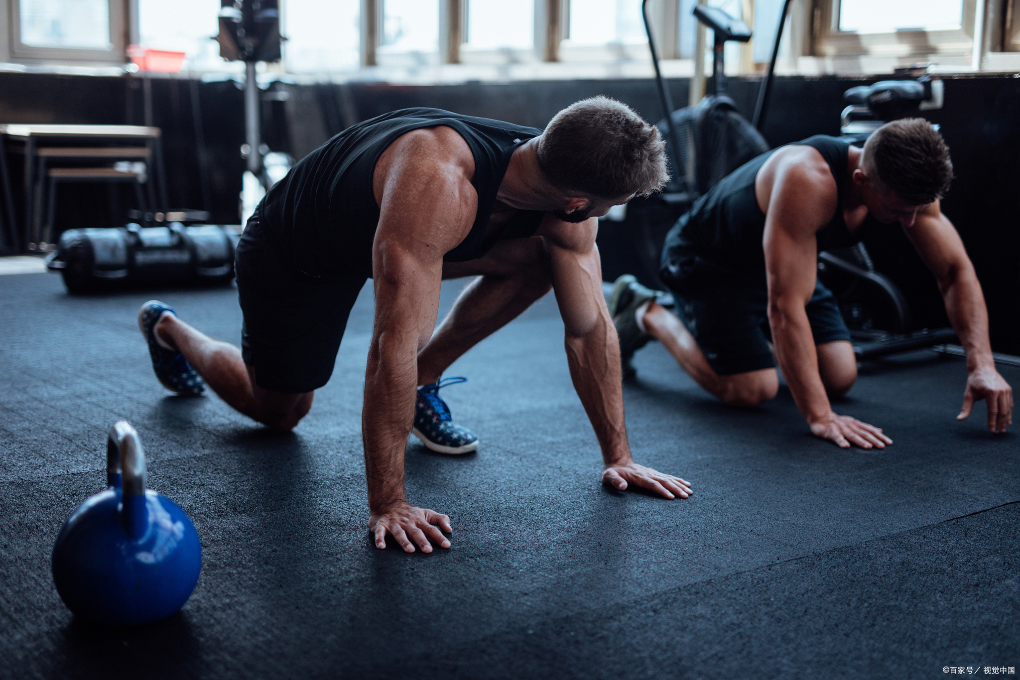 在家如何徒手练肌肉,在家如何徒手开啤酒瓶