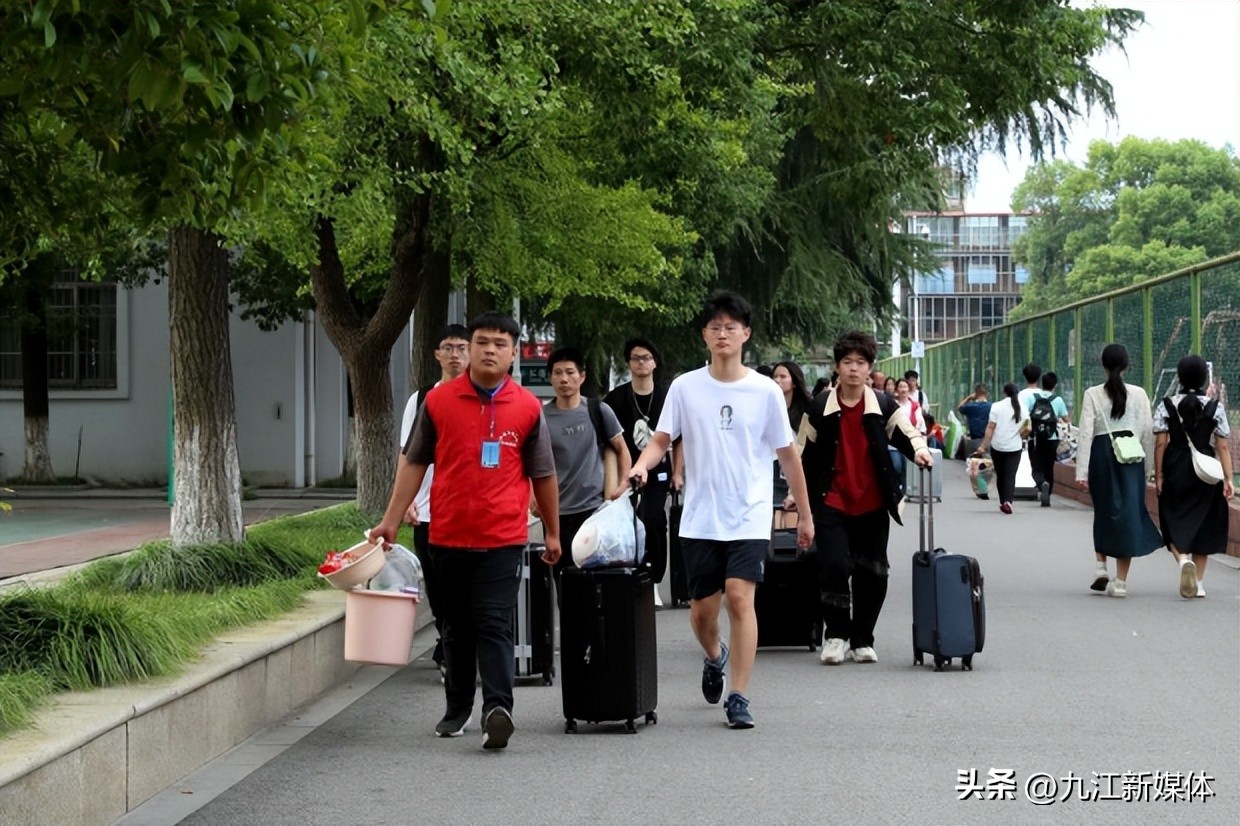 九江职业技术学院喜迎2023级新同学！