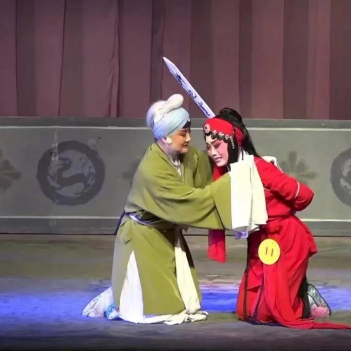 从女性主义角度分析人物形象,女性悲剧形象特点有哪些