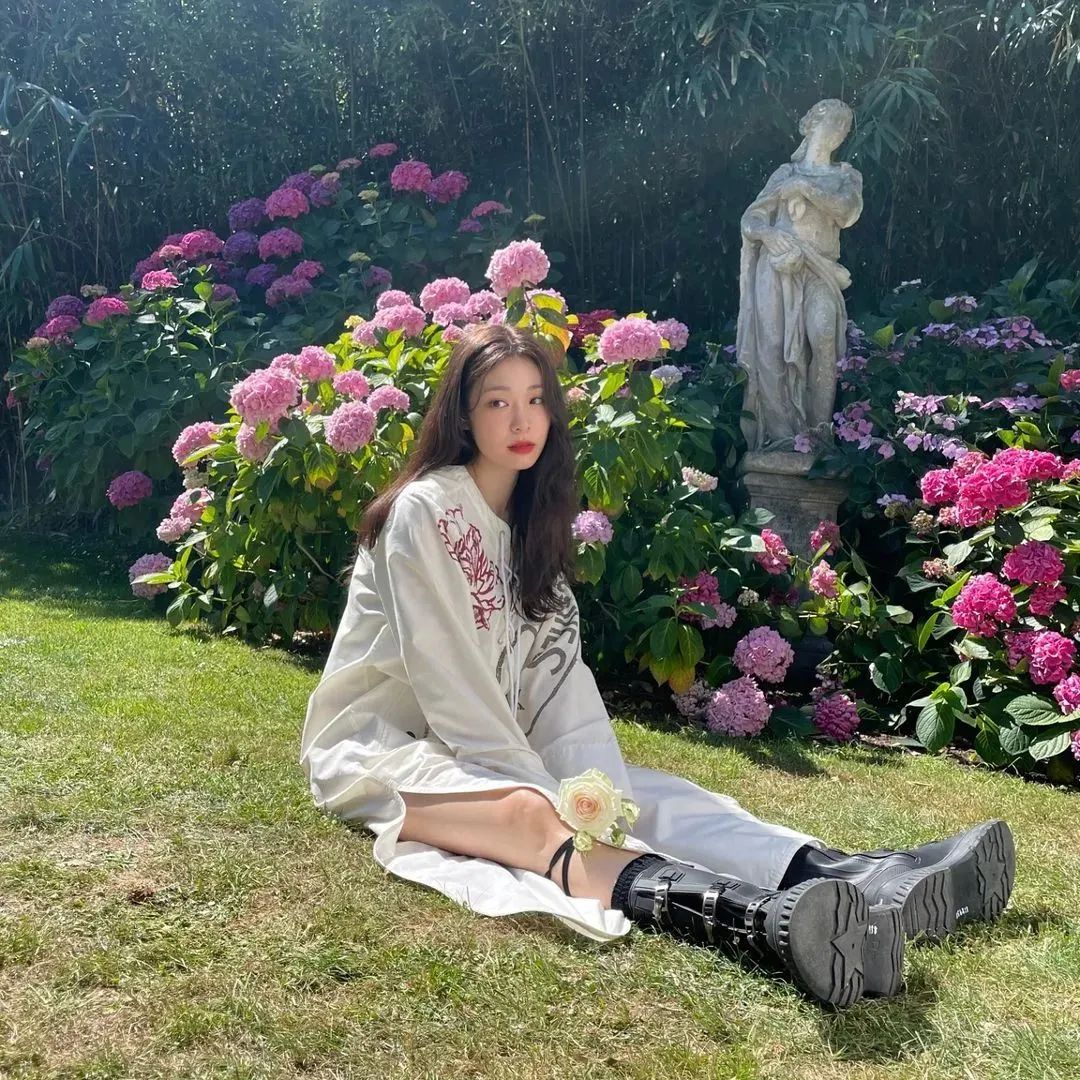 32岁韩国一姐下嫁小5岁爱豆！仙女造型惊艳网友：我的青春嫁人了