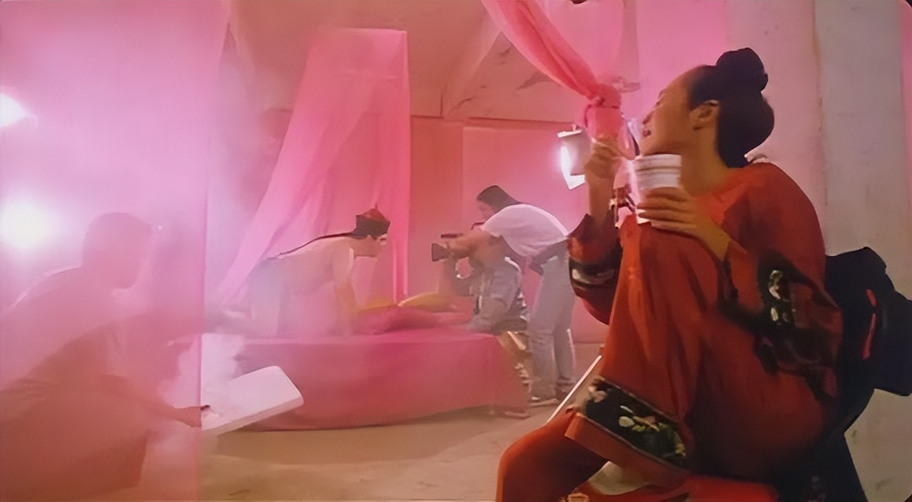 电视剧中的不忍直视,为什么电视剧拍戏只有上半身