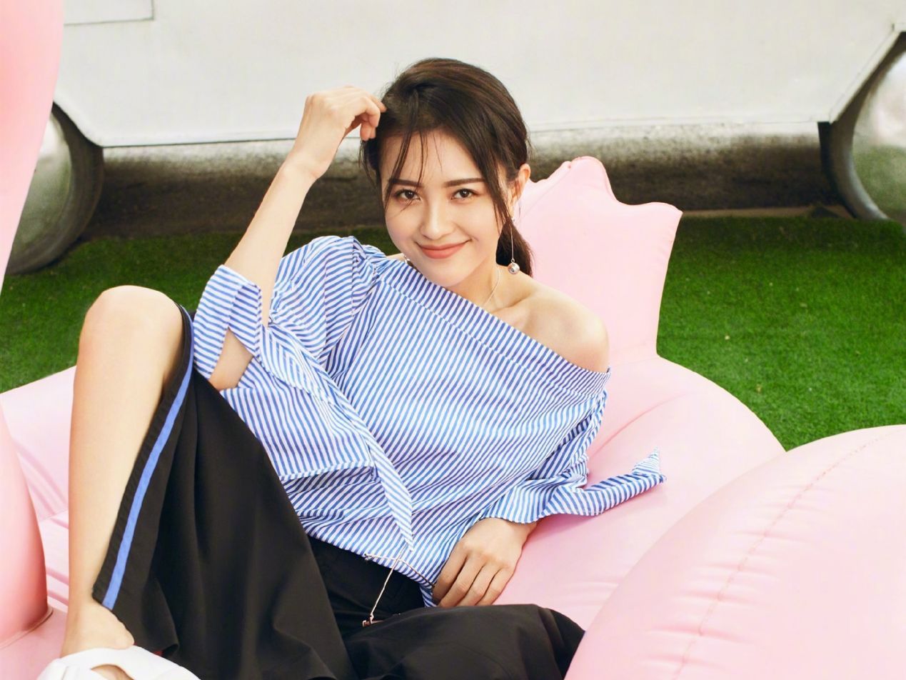 鏄庢槦灞卞绀兼湇鍞愬,鍞愬绌垮北瀵ㄧぜ鏈嶆児浜夎