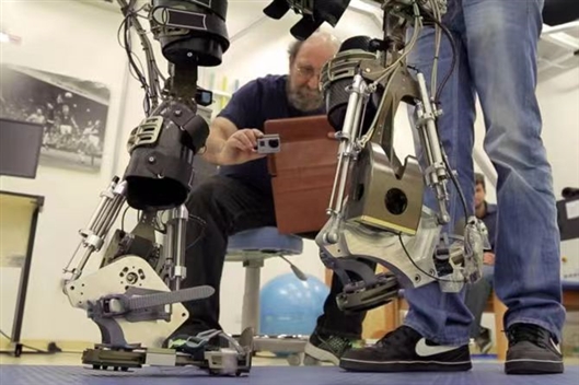 脑机接口技术让患者重新说话,脑机接口和脑科学的最新研究发展