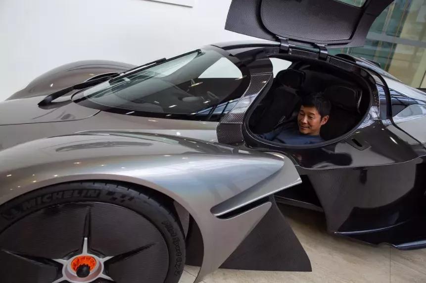 富豪狂撒一亿美金,土豪狂撒888万现金