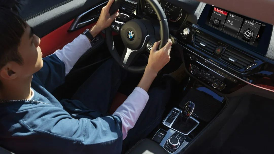 宝马七座报价19万,13万买全新宝马