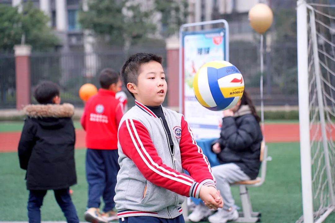 家长参观学校对学校的赞赏,蓝港外国语学校活动