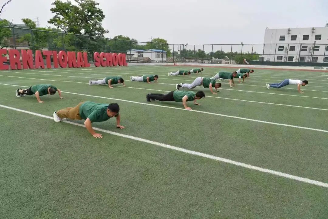 对刘畊宏的描写,刘畊宏很拽的角色