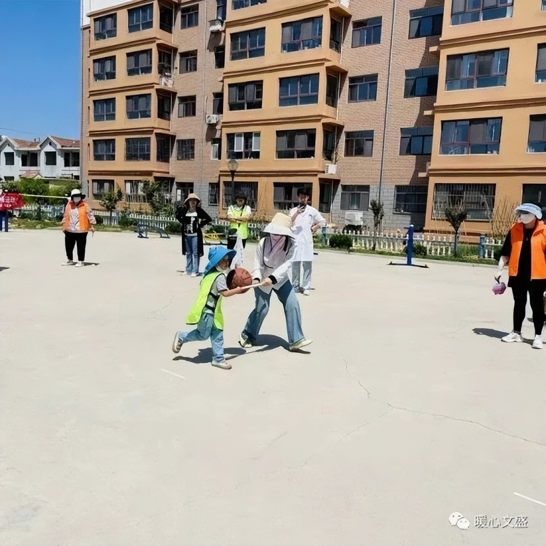 社区联合幼儿园六一趣味运动会,社区迎六一亲子运动会