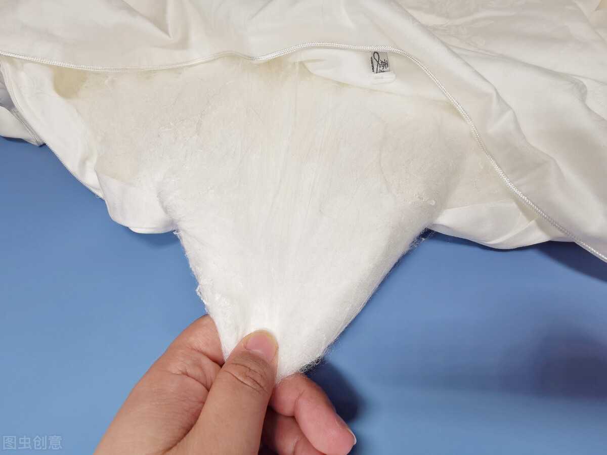 如何鉴别蚕丝被面料,蚕丝被怎么辨别蚕丝的真假